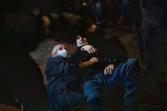 Detention at Gostiny Dvor in St. Petersburg, February 24, 2022 / Photo: David Frenkel, Mediazona