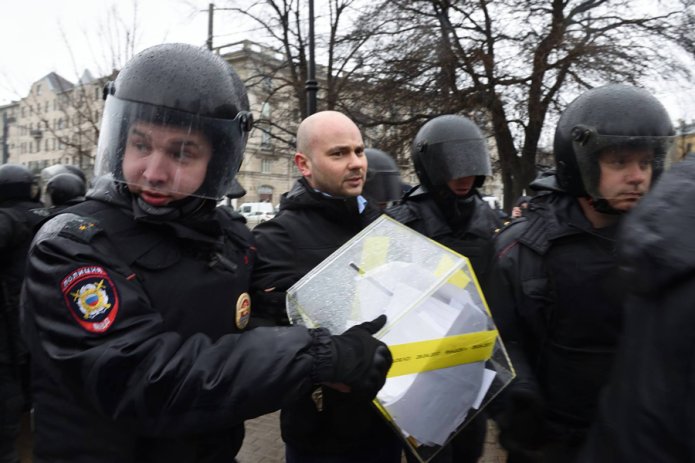 Задержание Пивоварова на акции «Надоел» / Фото с личной страницы Ивана Вольтского