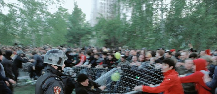 Сходы в защиту сквера в Екатеринбурге: как это было. Фотогалерея